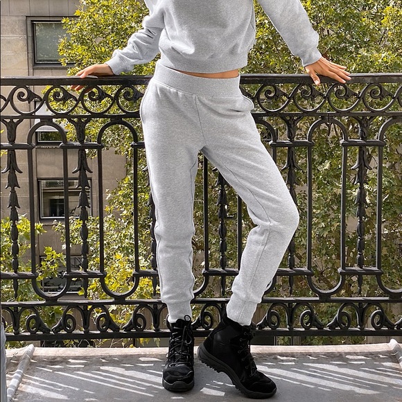 TNA (Aritzia) Perfect Pocket Sweatpants - Picture 4 of 5